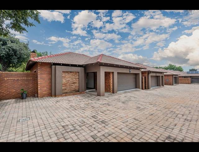 3 BEDROOM CLUSTER FOR SALE IN NEW REDRUTH